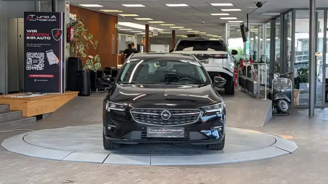 Opel Insignia view 2