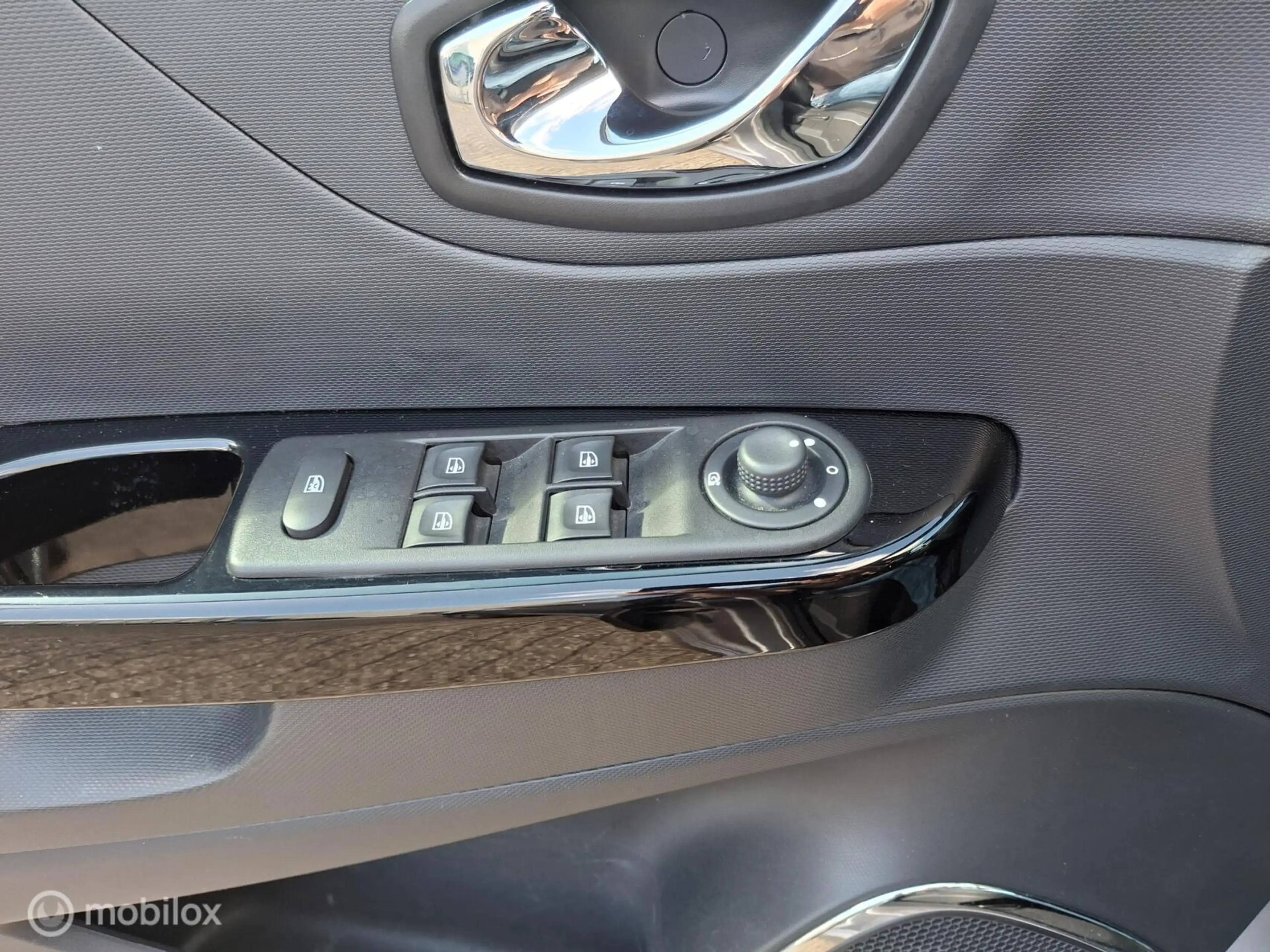 Renault Captur 0.9 TCe Xmod — photo 8