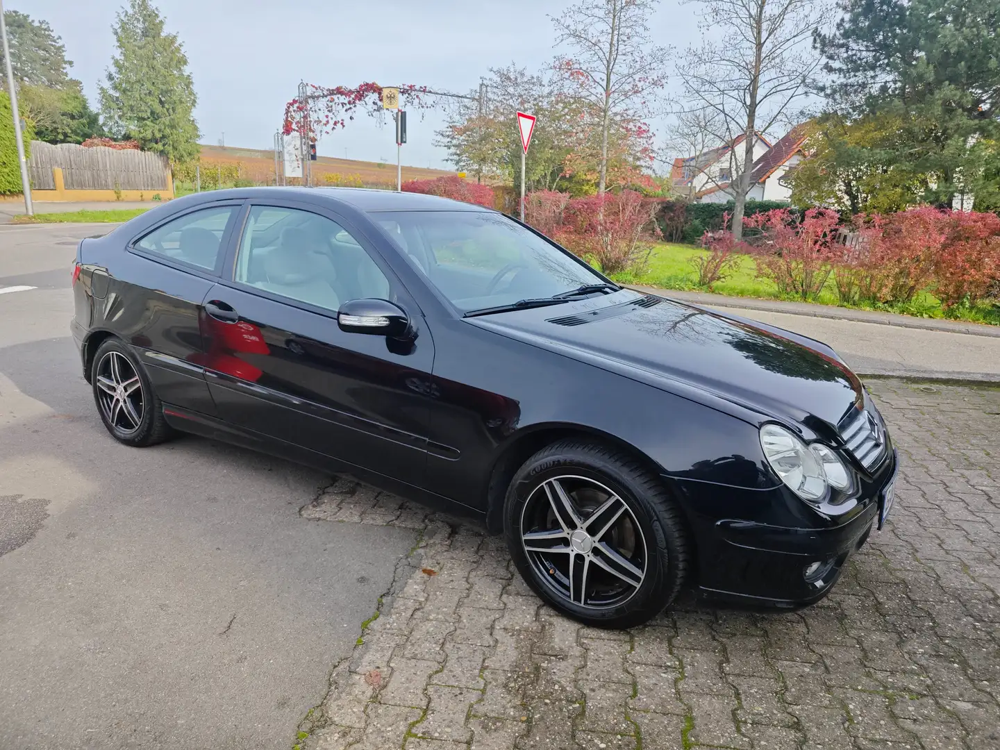 Mercedes-Benz C 200 C 200 Kompressor HU/AU 01-27, KD NEU Noir - 1