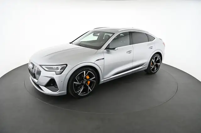 Audi E-Tron view 3