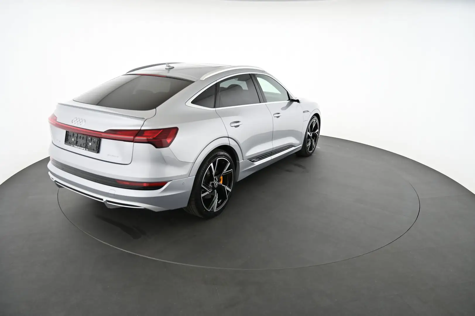 Audi e-tron Sportback 50 quattro S line Silber - 2