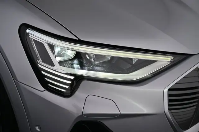 Audi E-Tron view 15