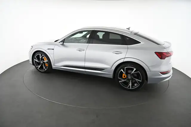 Audi E-Tron view 7