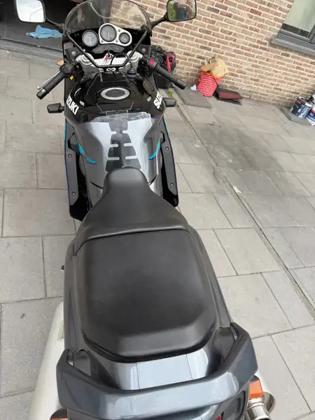 Suzuki GSX-R 1100 - foto 4