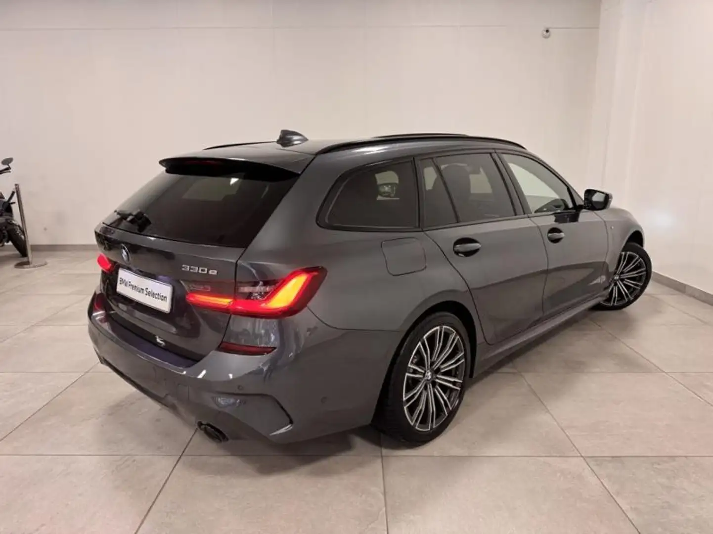 BMW 330 330eA 292ch M Sport Grijs - 2