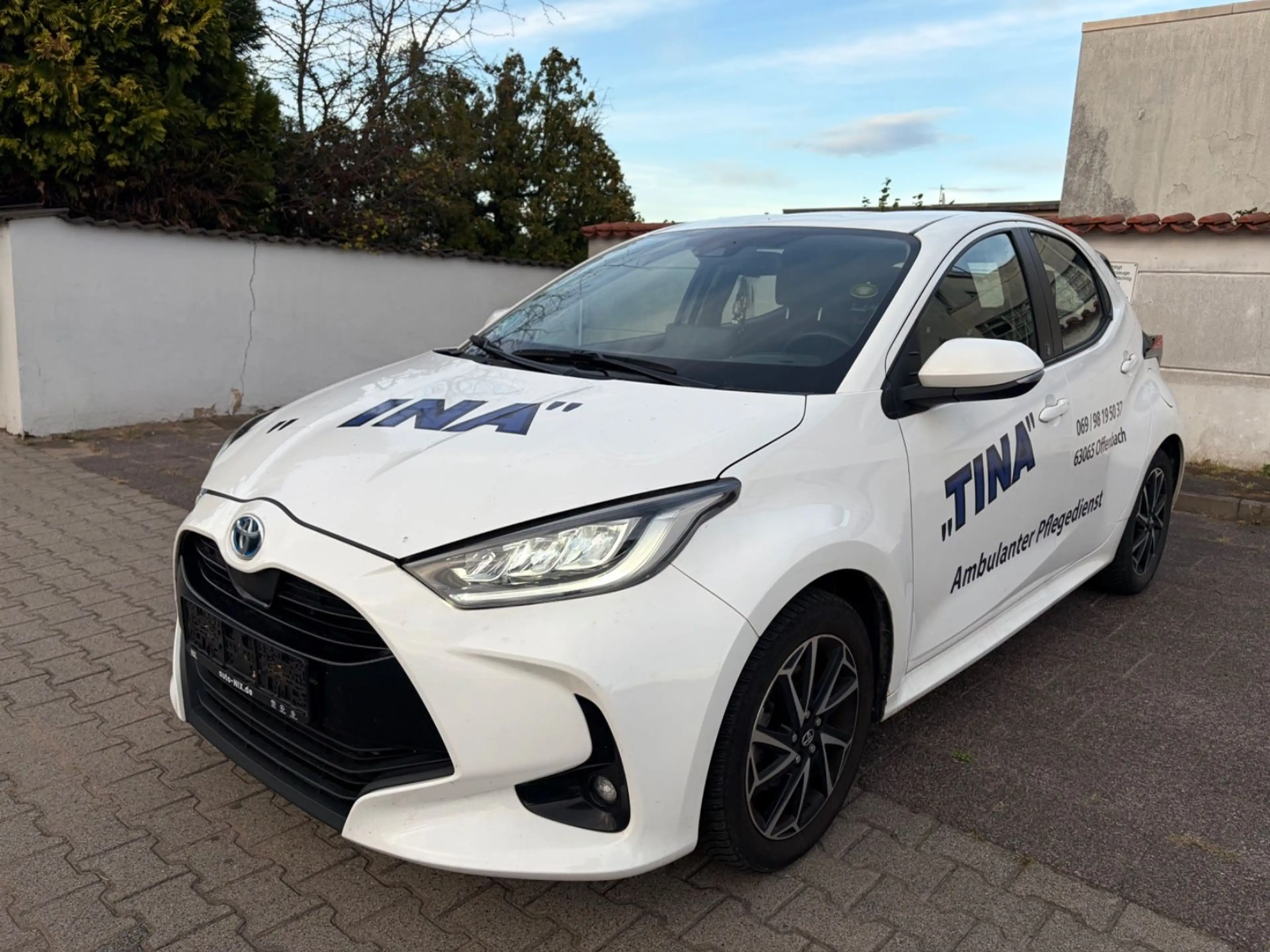 Toyota Yaris 1.5-l-VVT-i Hybrid CVT Team Deutschland — photo 2