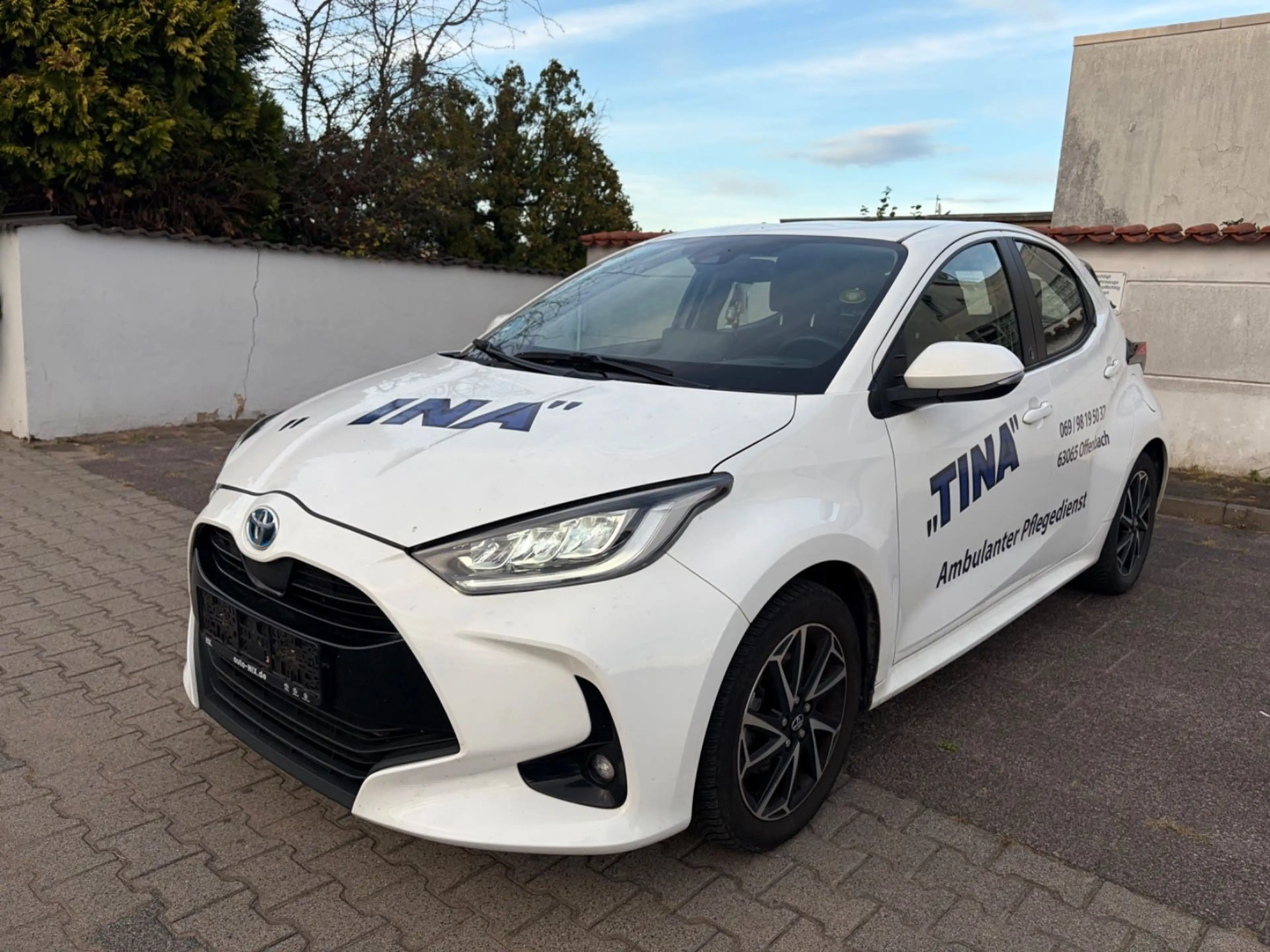 Toyota Yaris 1.5-l-VVT-i Hybrid CVT Team Deutschland — photo 4