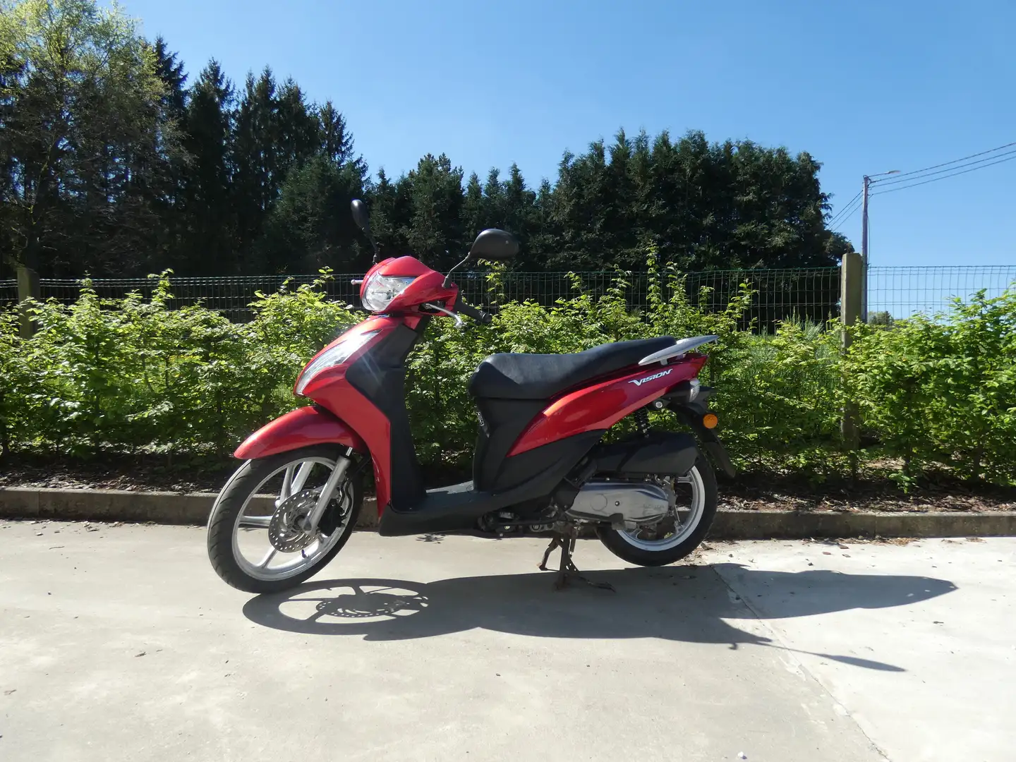 Honda Vision 50 Rosso - 1