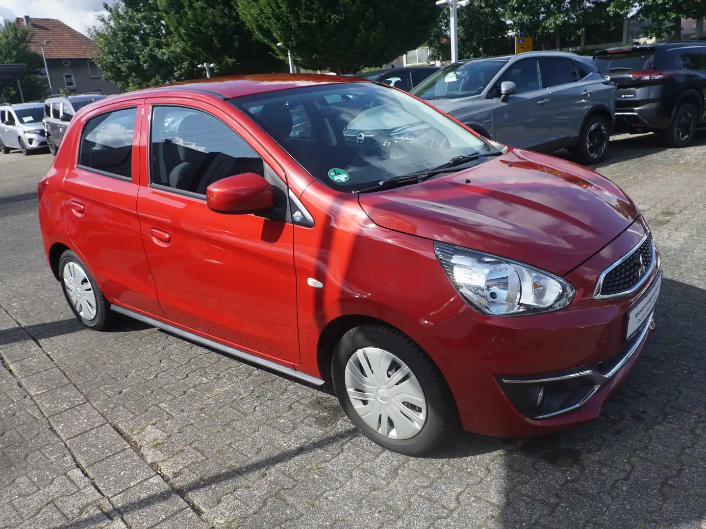 Mitsubishi Space Star 1.0 Edition 100*NEUE ALLWETTERREIFEN*KLIMAANLAGE* Red - 1