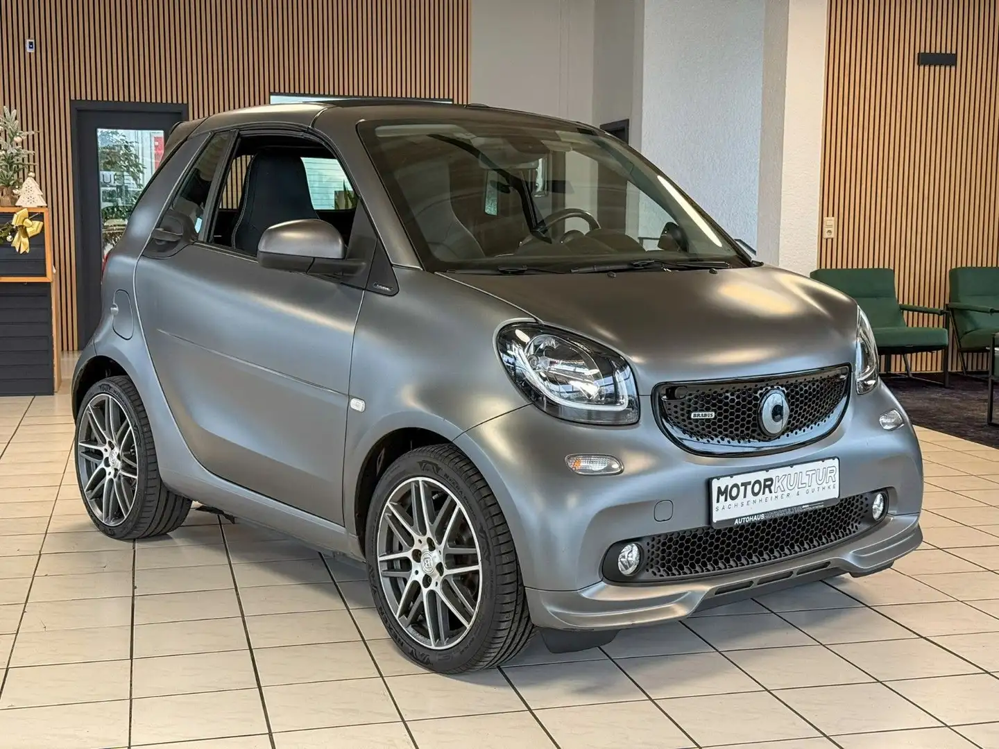 smart forTwo Cabrio Brabus | JBL | Sitzheiz. | uvm. Gris - 2