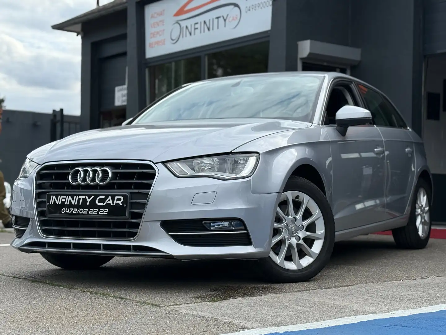 Audi A3 A3 Sportback 1.2 TFSI Ambition Zilver - 2