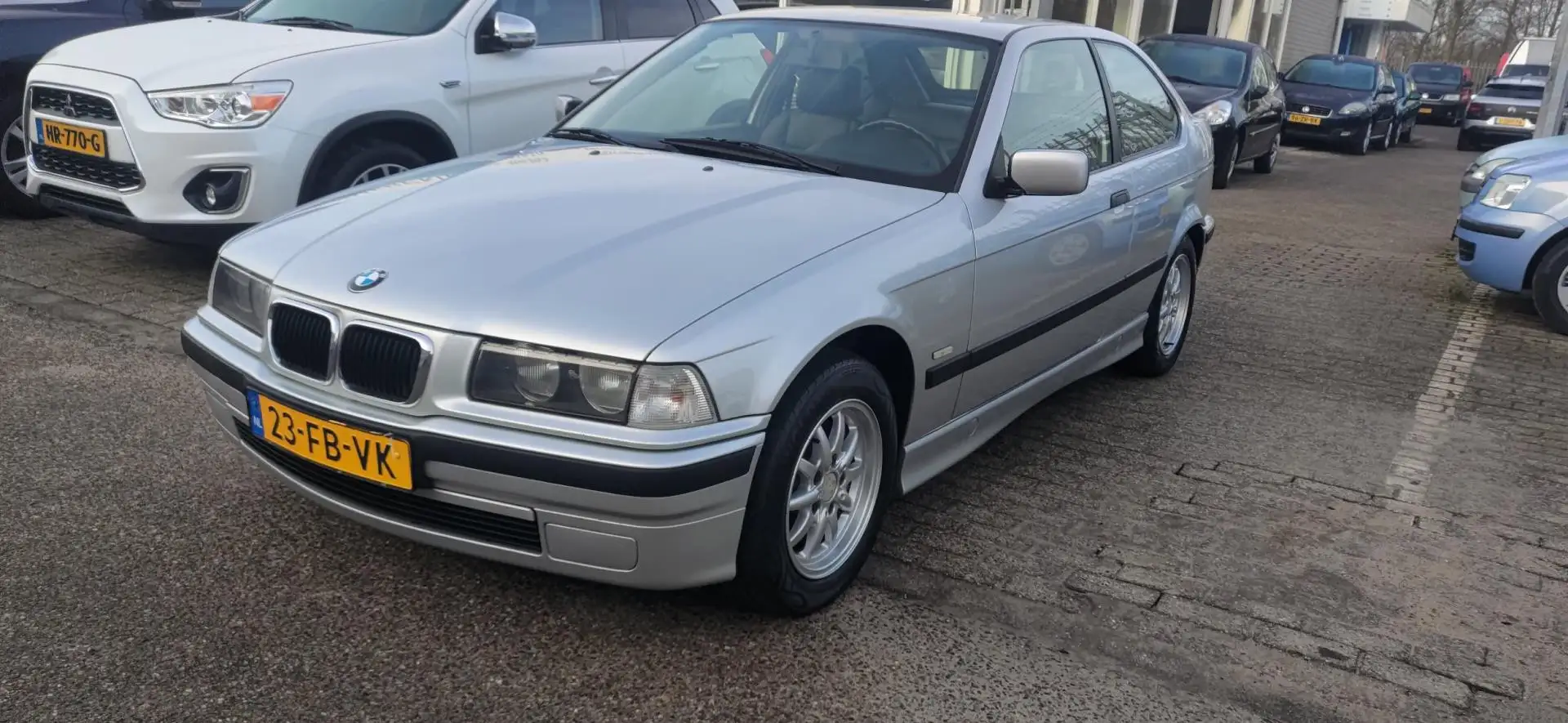 BMW 316 3-serie Compact 316i Grijs - 2