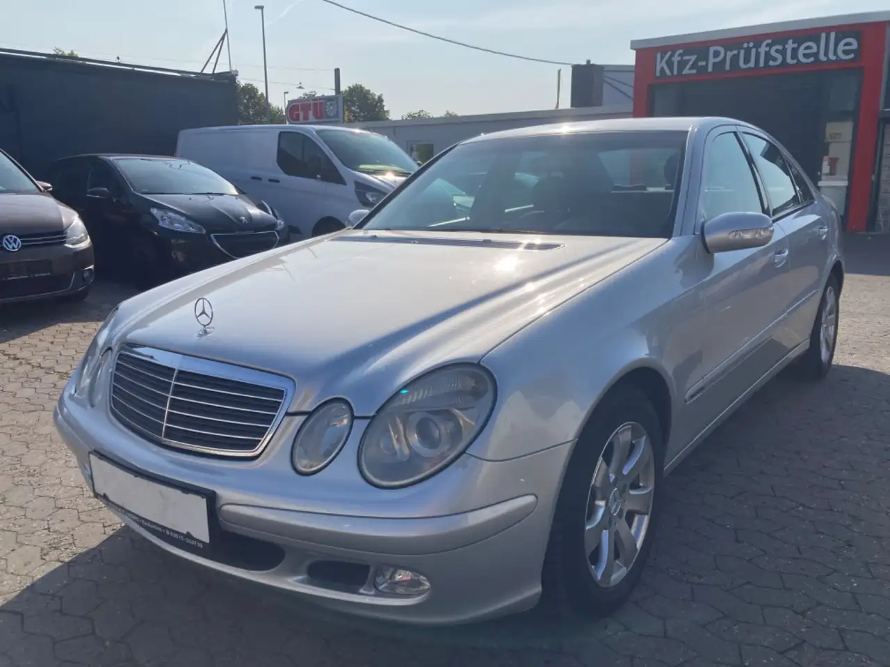 Mercedes-Benz E 220