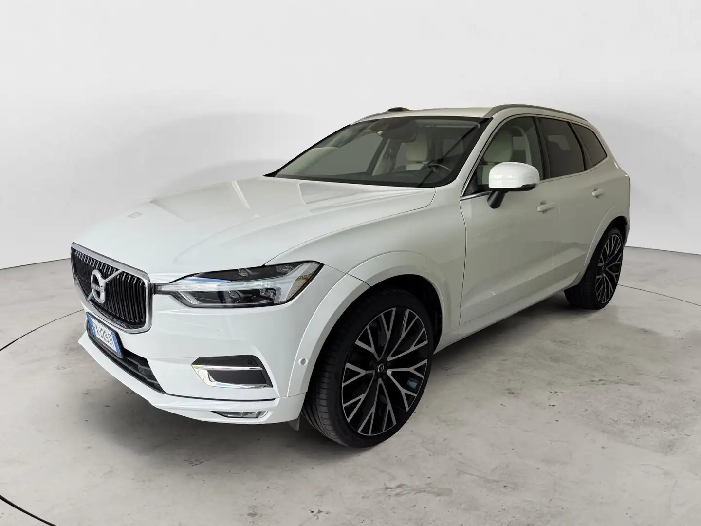 Volvo XC60 XC60 B4 (d) AWD Geartronic Business Plus Bianco - 1