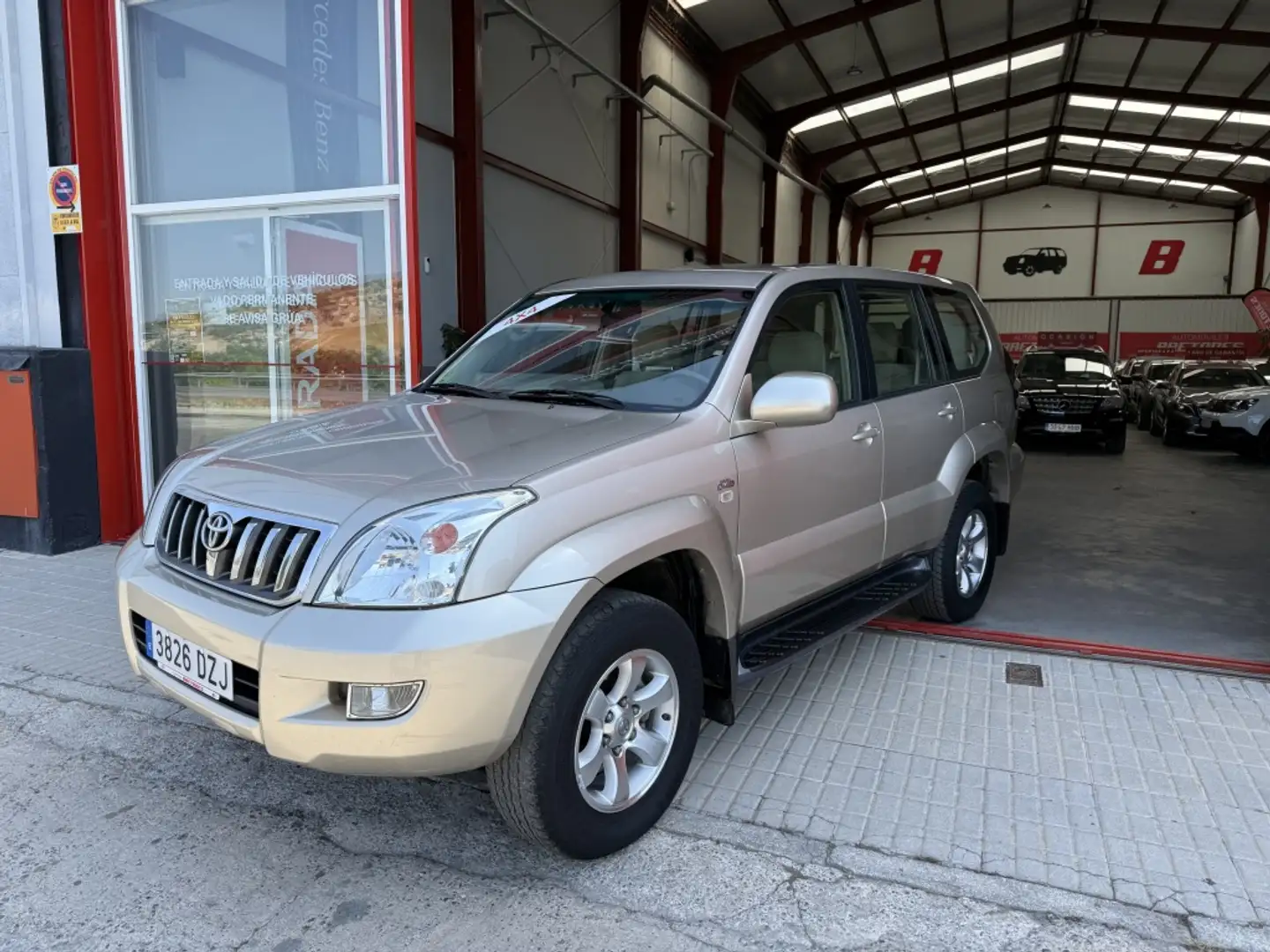 Toyota Land Cruiser D-4D VX Beige - 2