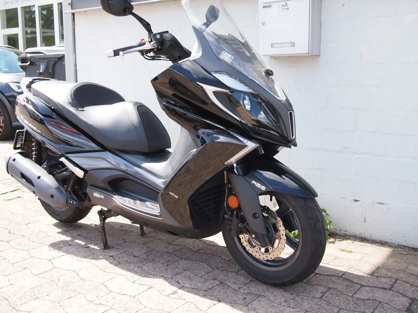 Kymco Downtown 125i New Downtown 125i ABS, 1. Hand, frische Inspektion Чорний - 1