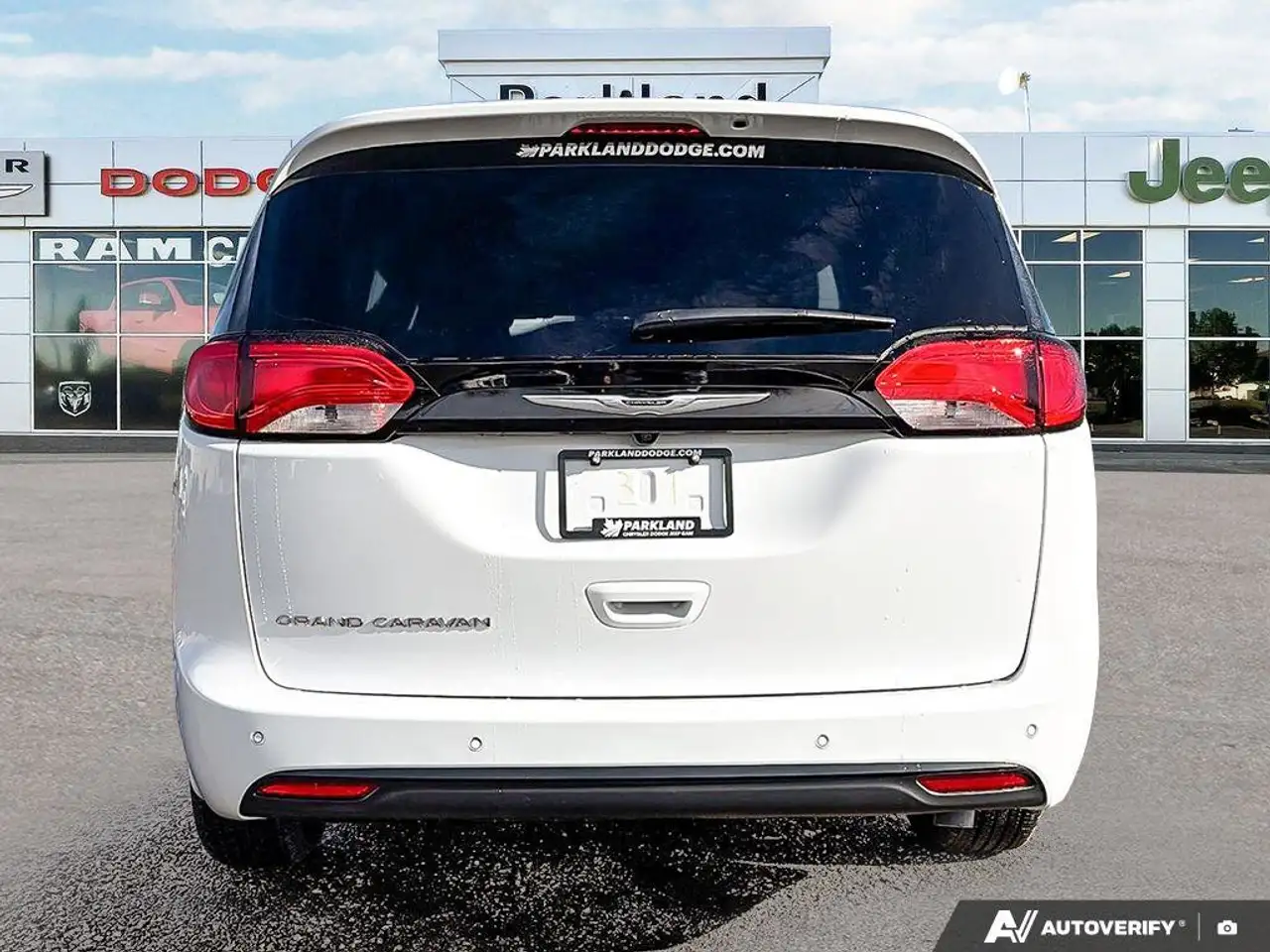 Chrysler Grand Caravan снимка Chrysler Grand Caravan