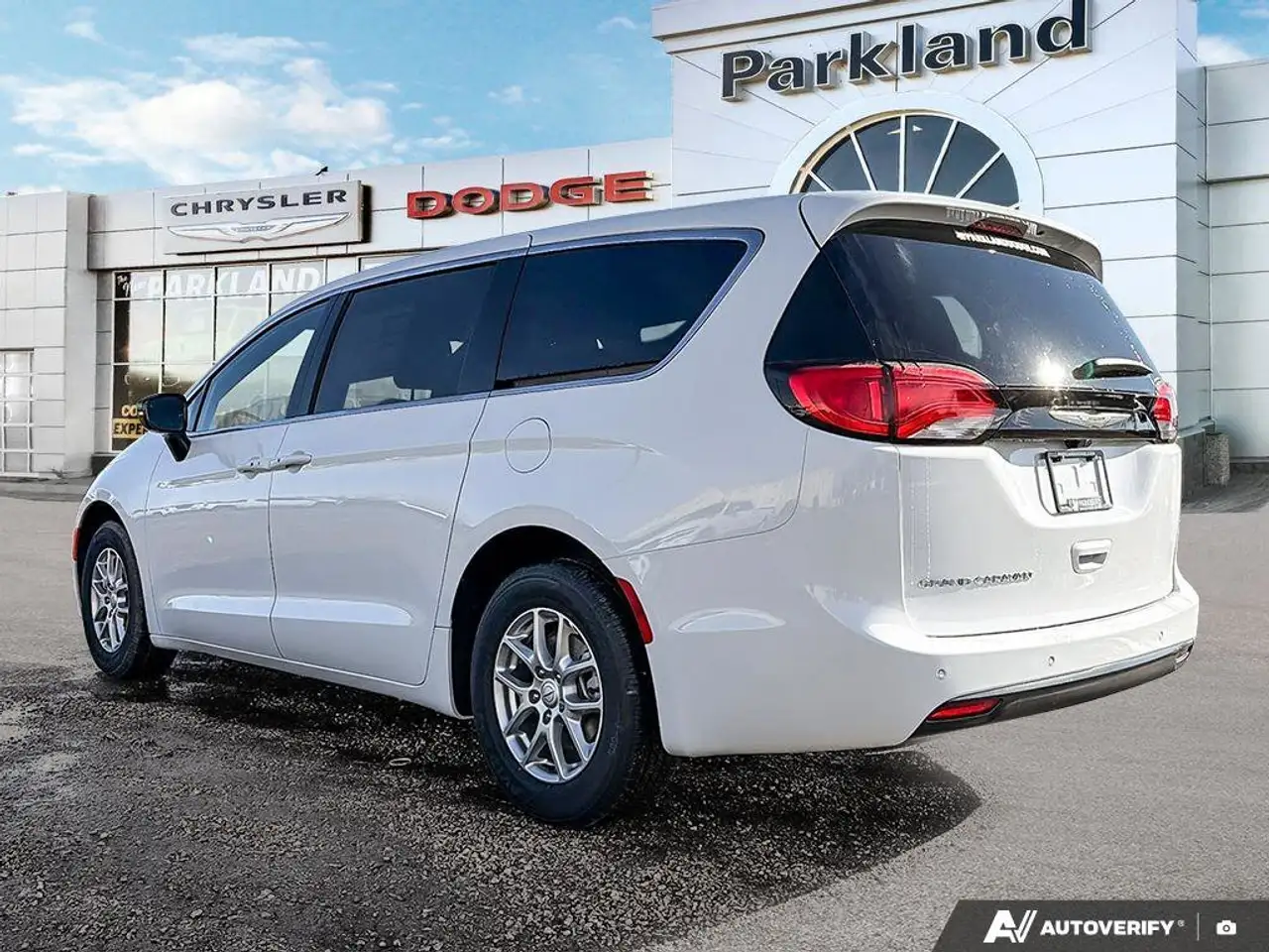 Chrysler Grand Caravan снимка Chrysler Grand Caravan