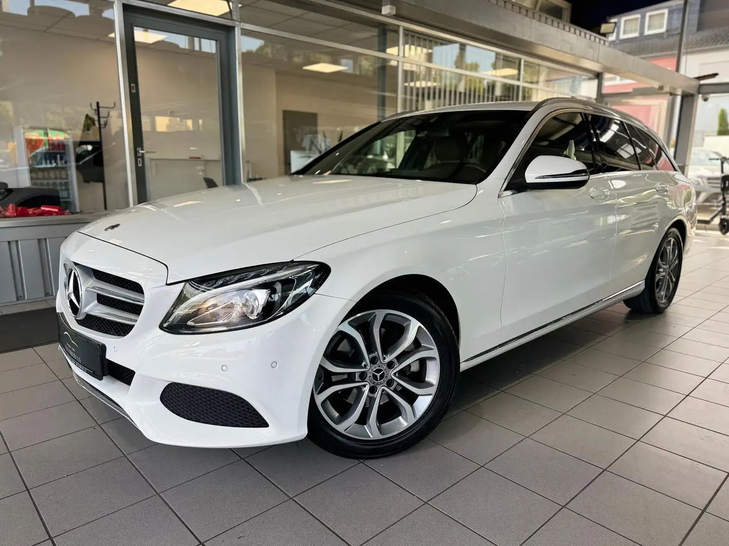 Mercedes-Benz C 220 C220d T Avantgarde LED AHK NAVI BURMESTER TEMP Weiß - 2