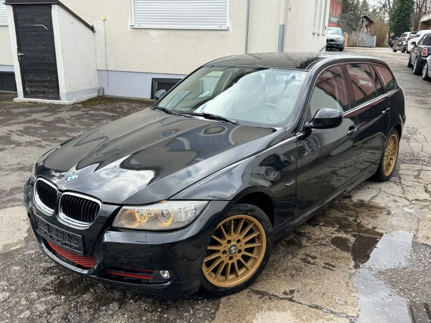 BMW 320 d Touring - Leder - Xenon - AHK Schwarz - 1
