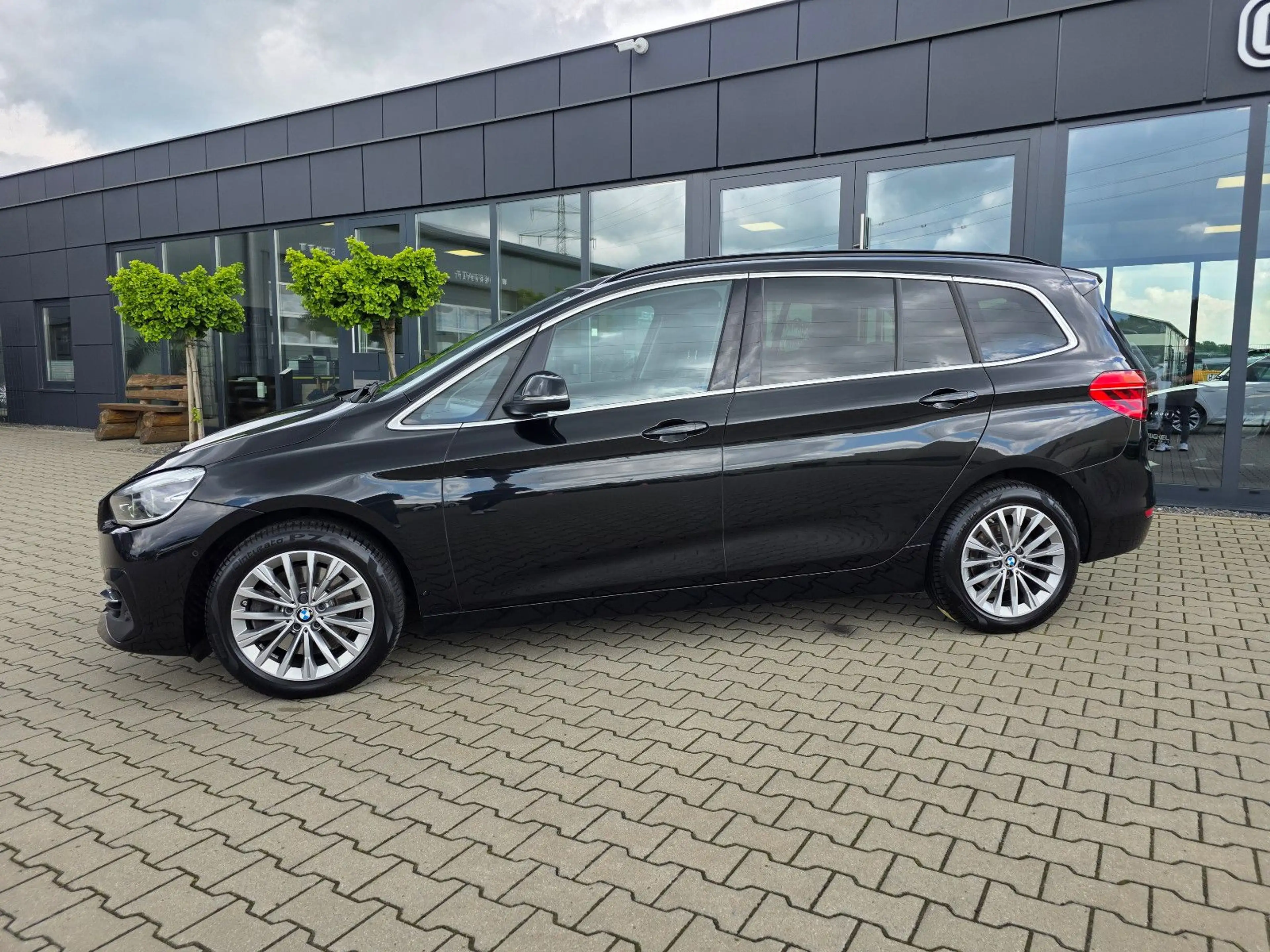 BMW 220 Gran Tourer Luxury Line*Led*Ahk*Pano*7-Sitz — photo 8