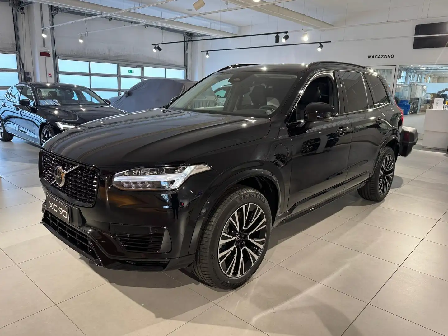 Volvo XC90 2.0 t8 recharge phev obc 6,4kW Plus Dark awd Zwart - 1