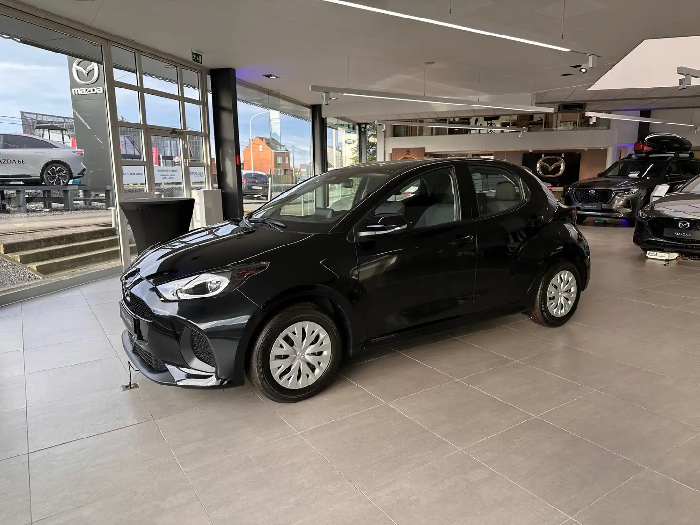 Mazda 2 2 Hybrid Prime-Line Zwart - 1
