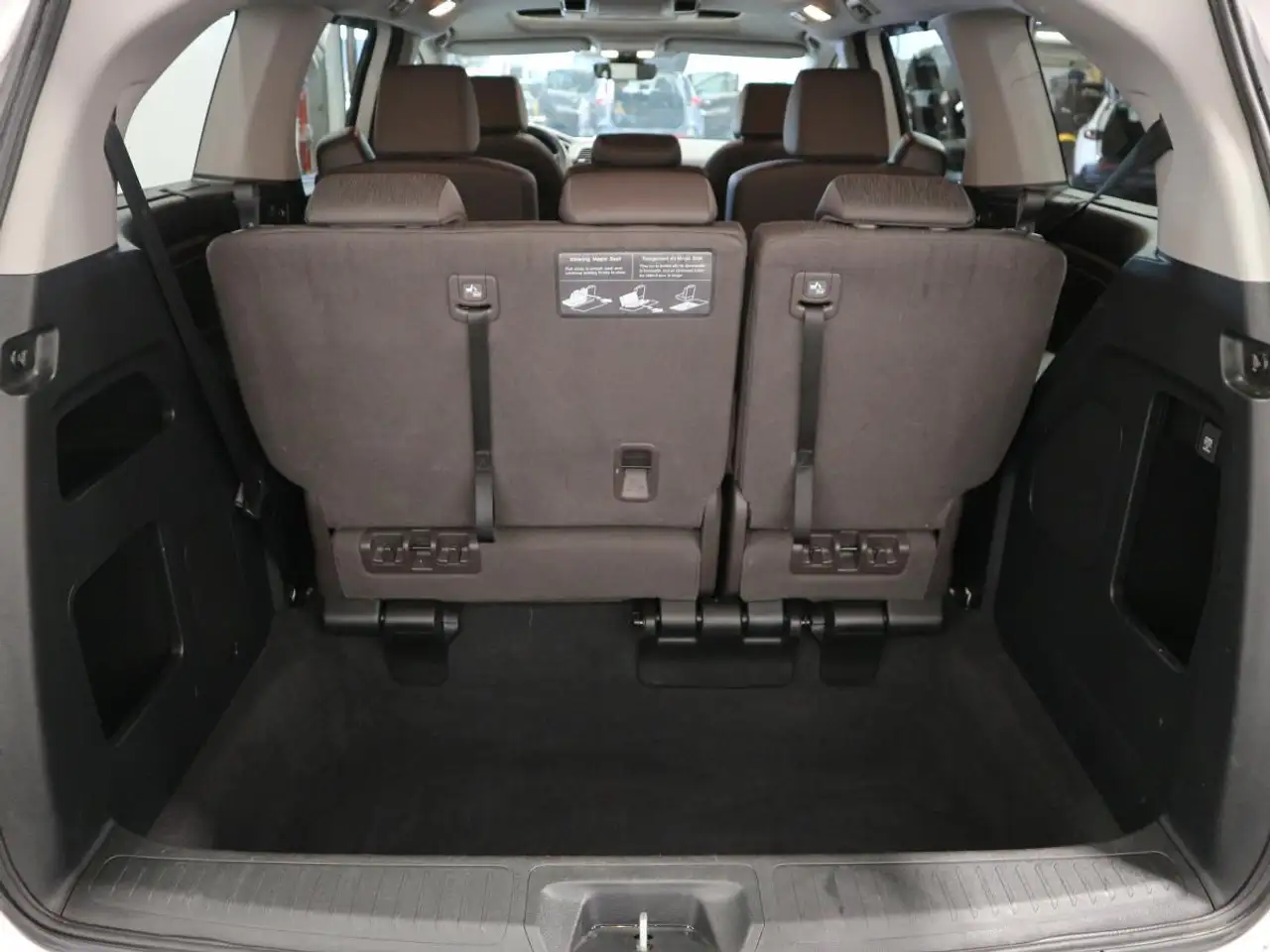 Honda Odyssey снимка Honda Odyssey