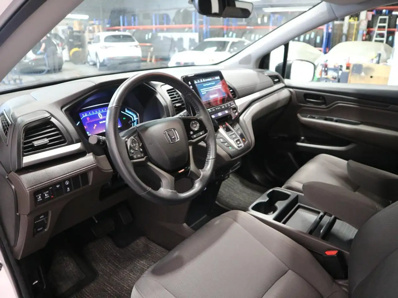 Honda Odyssey снимка Honda Odyssey