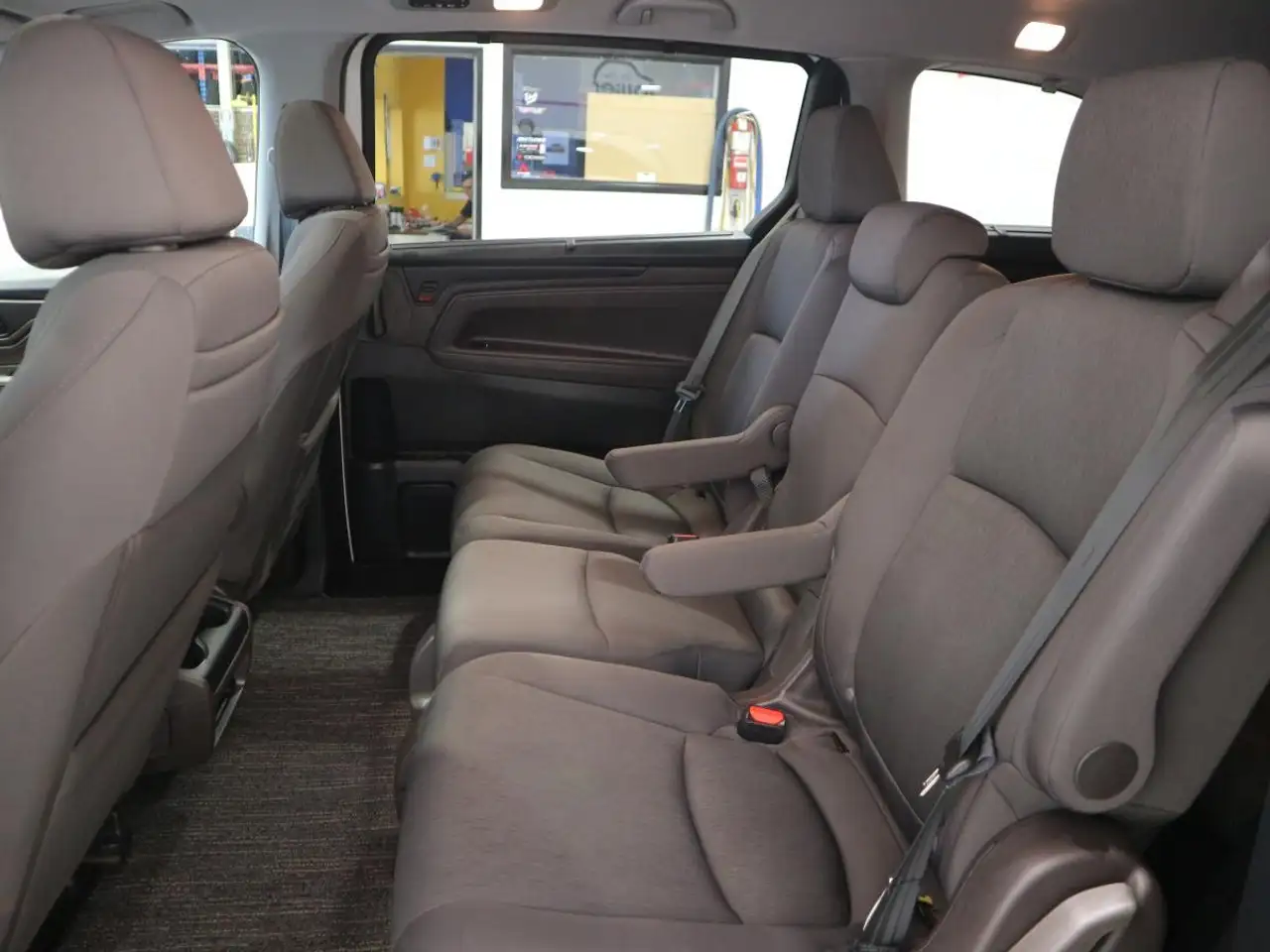 Honda Odyssey снимка Honda Odyssey