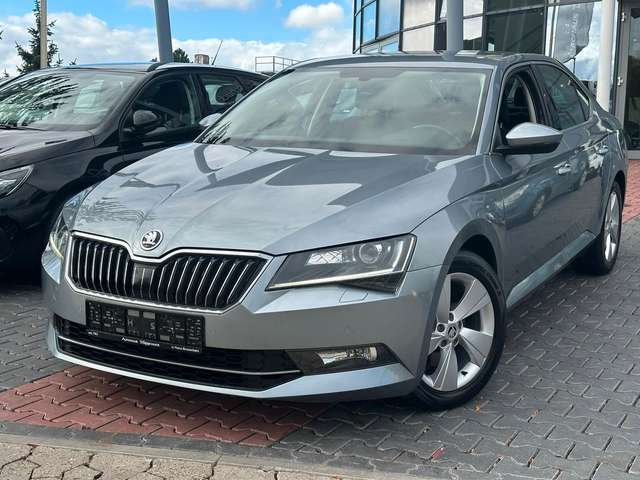 Imagine Skoda Superb Ambition *DSG*AHK schwenkbar*NAVI*XENON