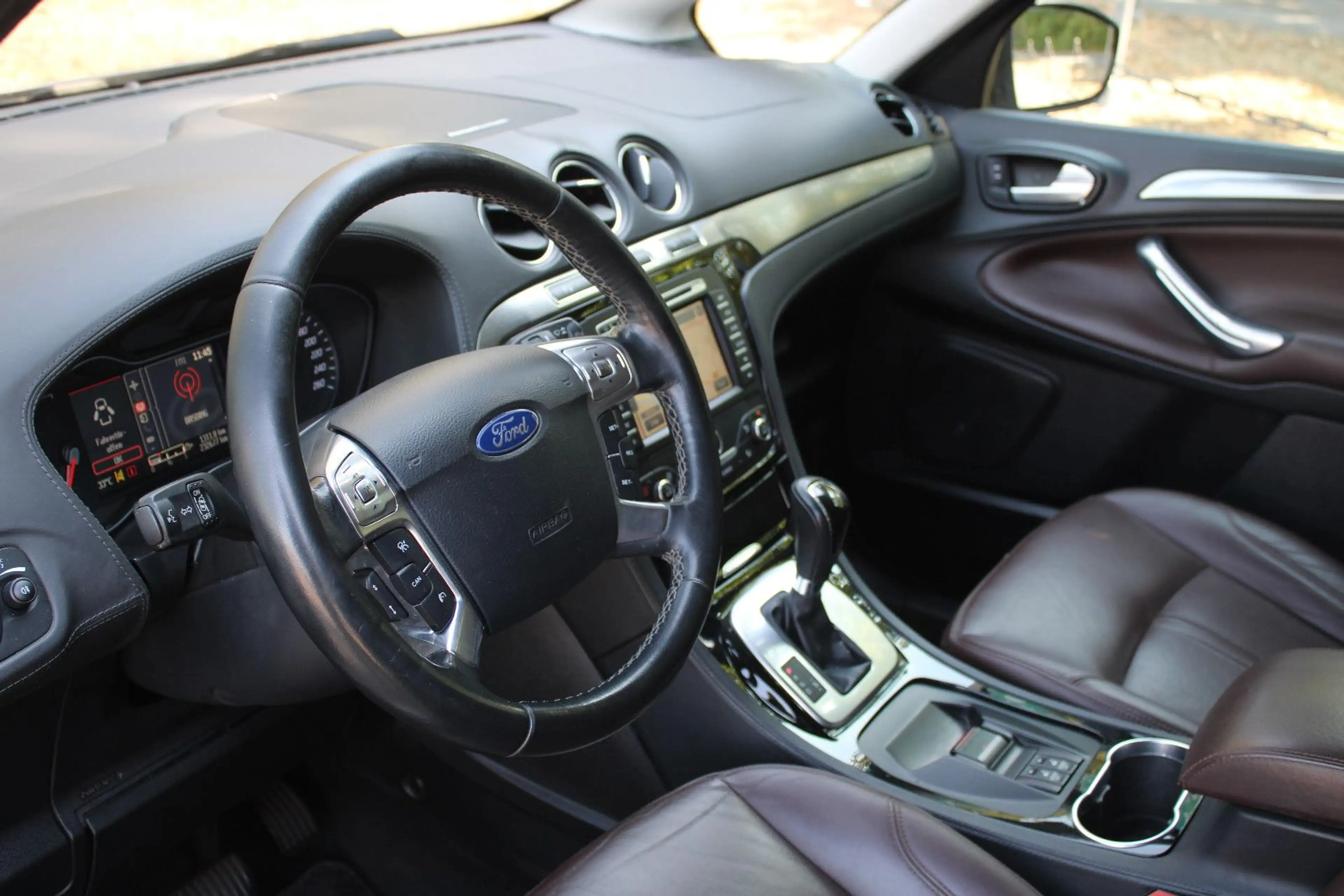 Ford S-Max S-MAX Titanium *Individual/Leder/Kamera/18 Zoll* — photo 10