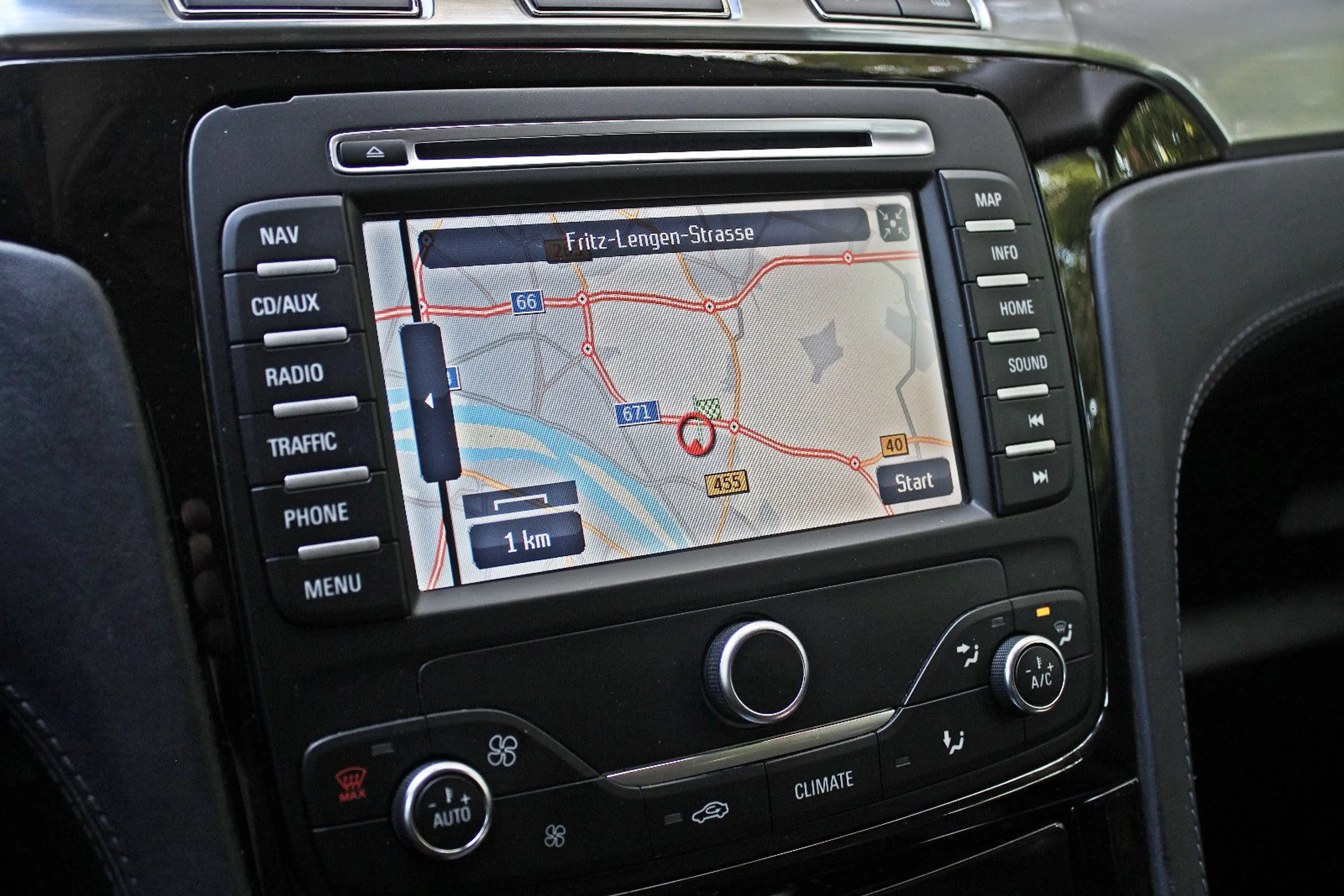 Ford S-Max S-MAX Titanium *Individual/Leder/Kamera/18 Zoll* — photo 11