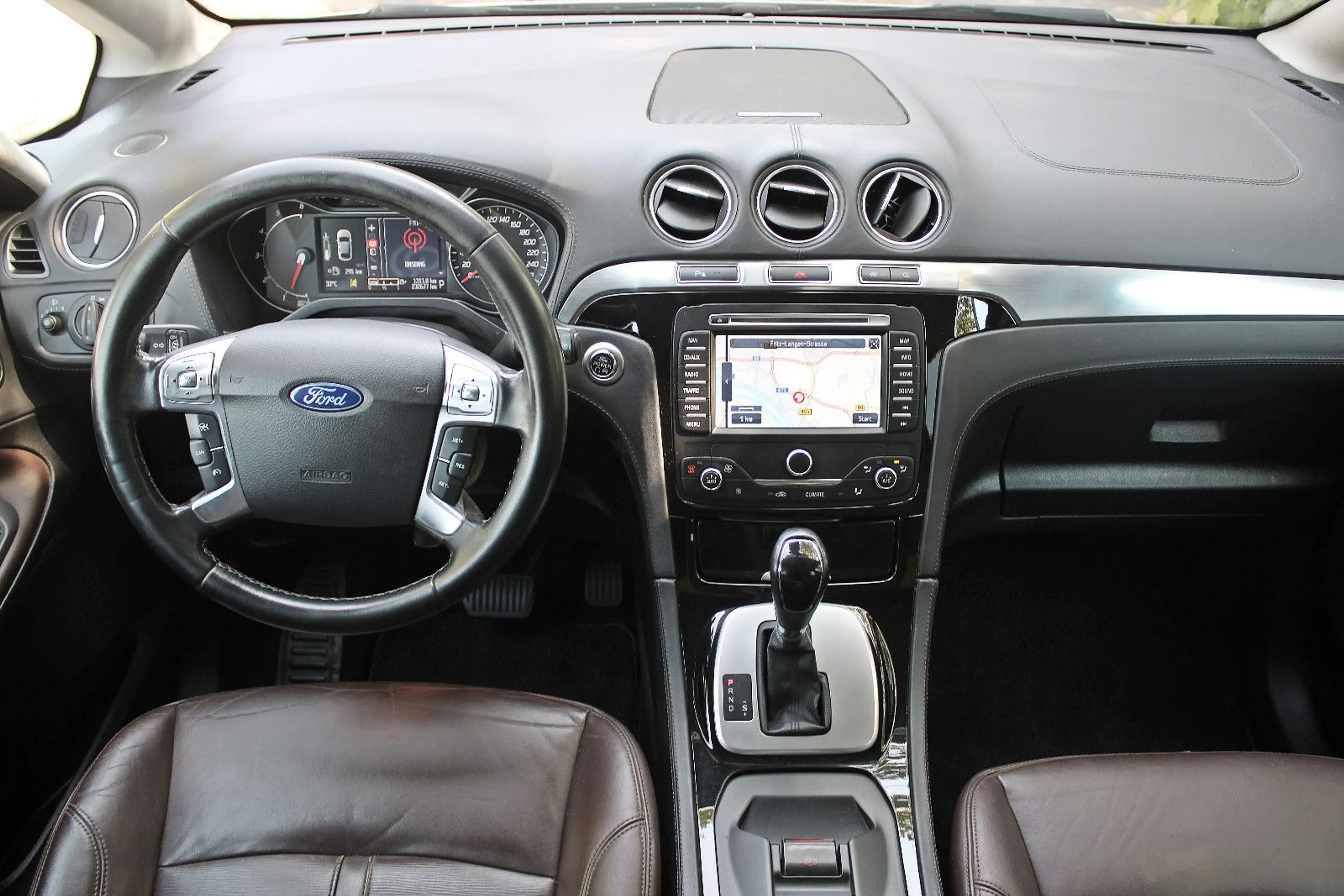 Ford S-Max S-MAX Titanium *Individual/Leder/Kamera/18 Zoll* — photo 9