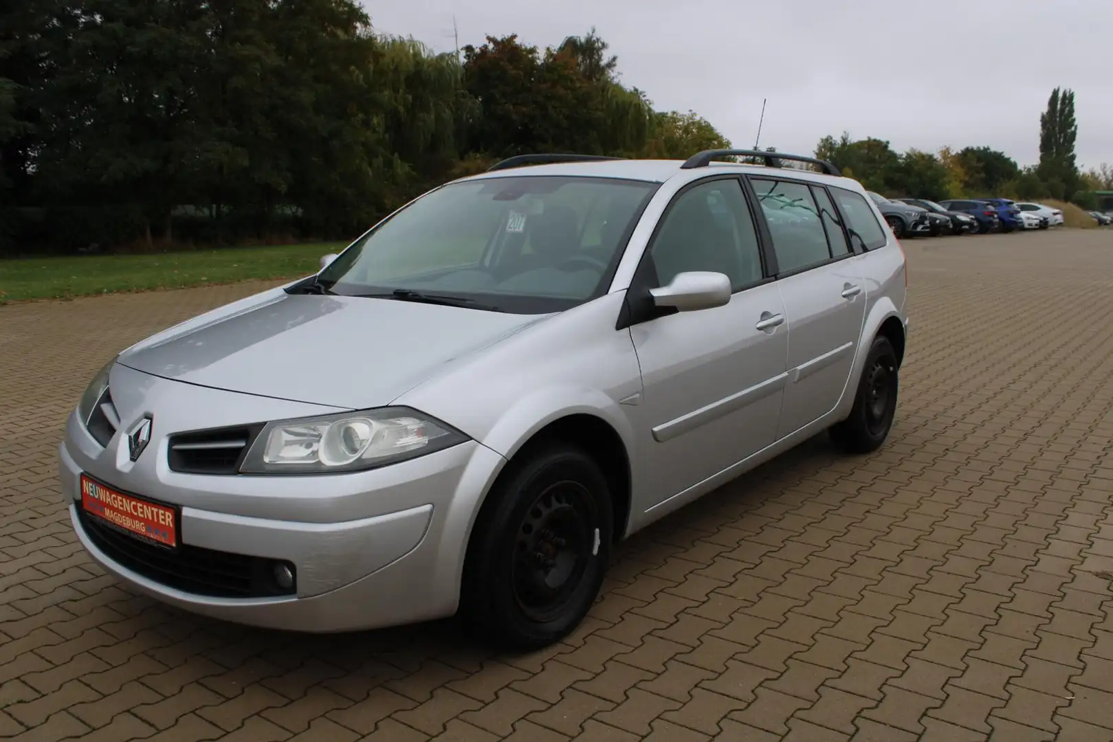 Renault Megane 1.5 dCi*ZV m. FUNK*RADIO CD*KLIMA*NSW Grau - 1