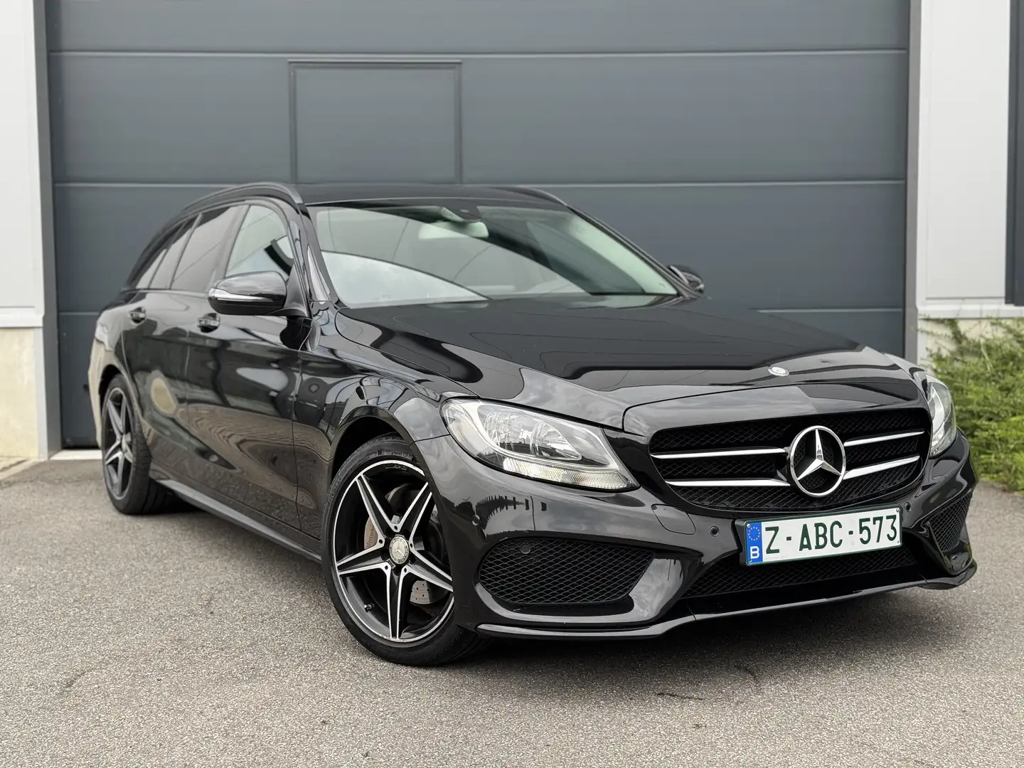 Mercedes-Benz C 180 d AMG Line* LEDER* NAVI* TREKHAAK* CRUISE Zwart - 2