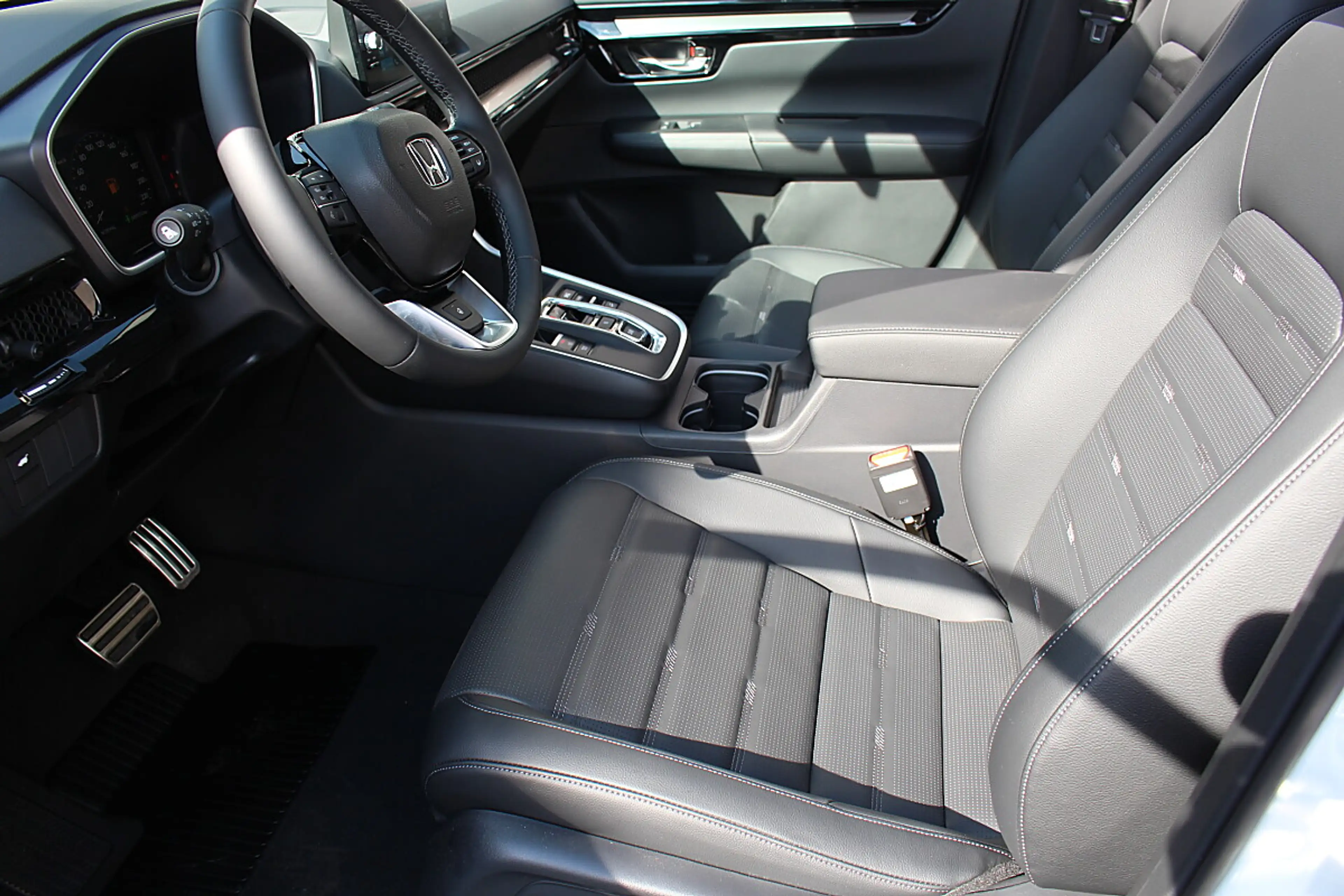 Honda CR-V 2,0 i-MMD e:PHEV Advance Tech Aut. — photo 6