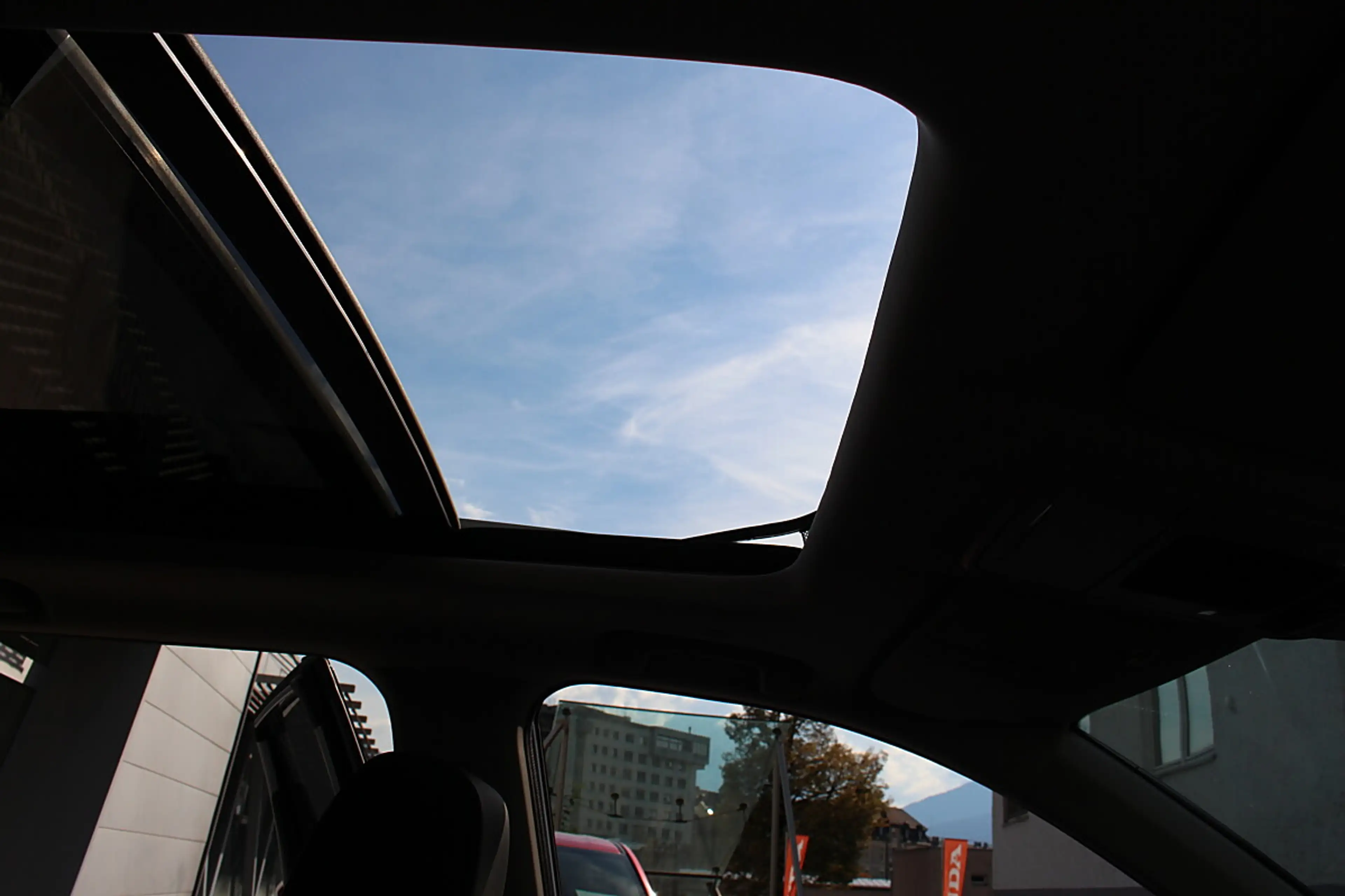 Honda CR-V 2,0 i-MMD e:PHEV Advance Tech Aut. — photo 11