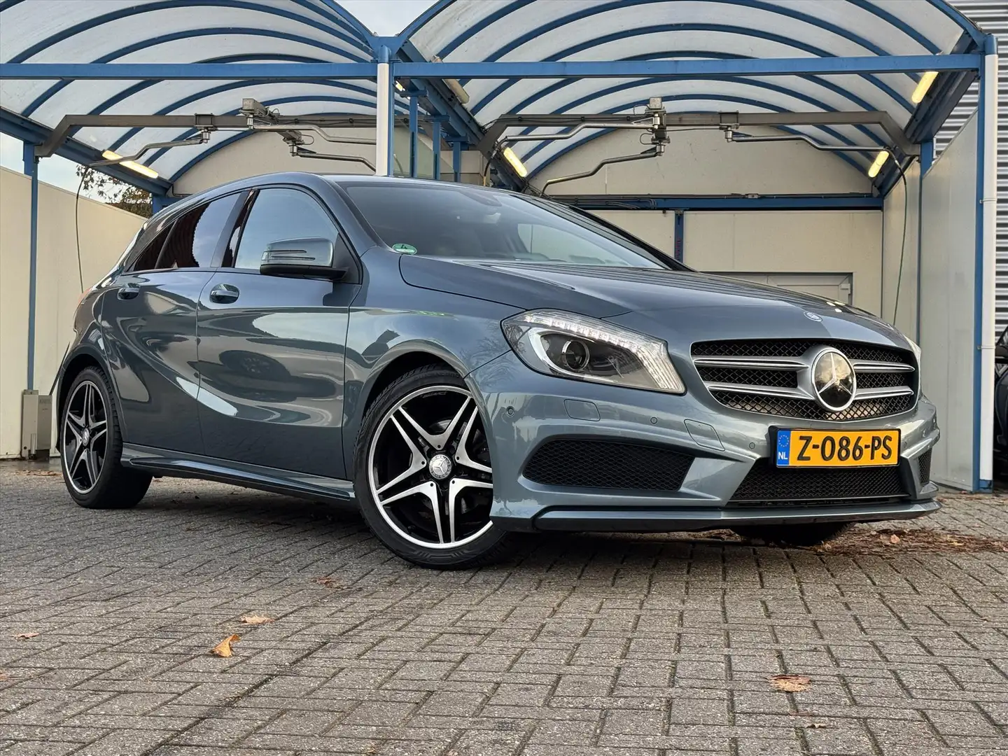 Mercedes-Benz A 200 AMG / Navi / Stoelverwarming / Led / Cruise / Alca Bleu - 2