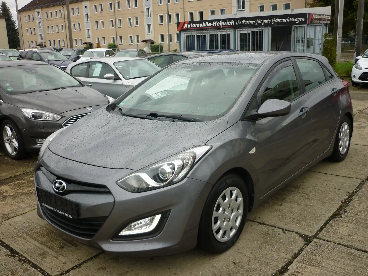 Hyundai i30 1.4 Scheckheftgepflegt...! AHK...! Grau - 1