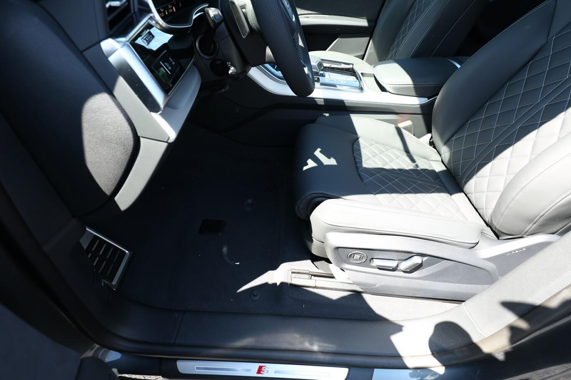 Audi Q8 S line 2xS AssistenzP+ 22Z Laser Pano HUD Klim4... — photo 13