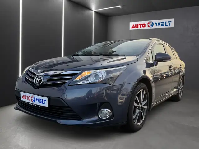 Toyota Avensis Kombi 1.8i Automatik Sitzheizung PDC