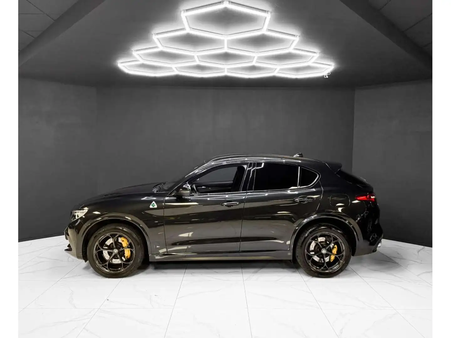 Alfa Romeo Stelvio Quadrifoglio Quadrifoglio Q4 Noir - 2
