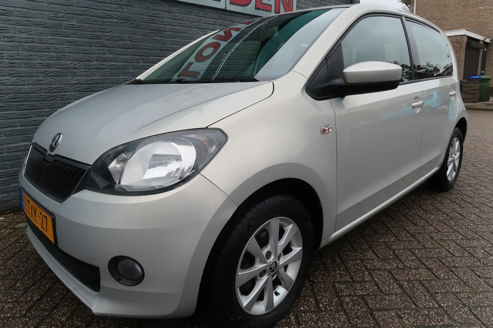 Skoda Citigo 1.0 Drive Met aangepaste goedgekeurde handrem Grijs - 1