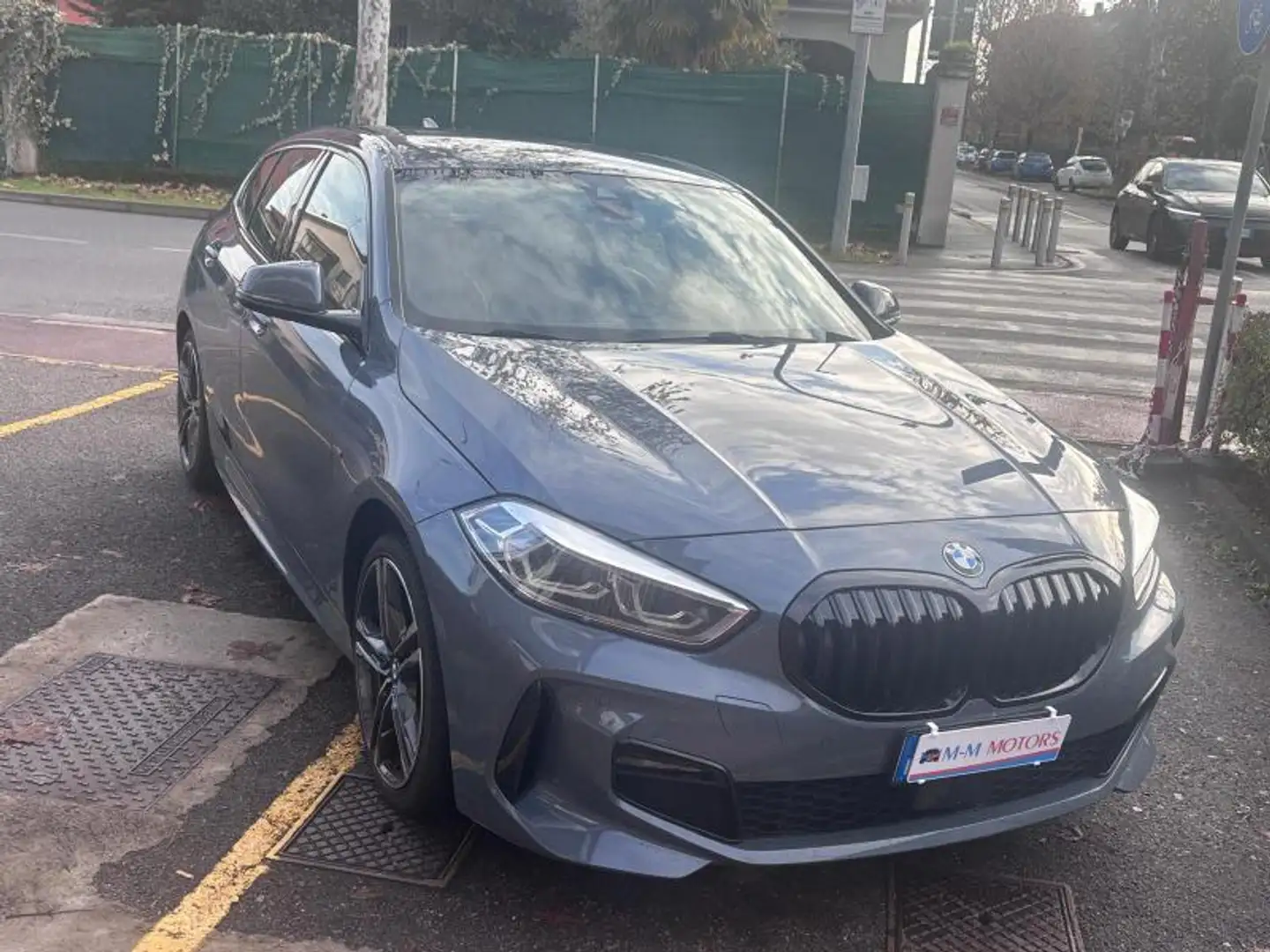 BMW 118 118d Msport auto Gris - 1
