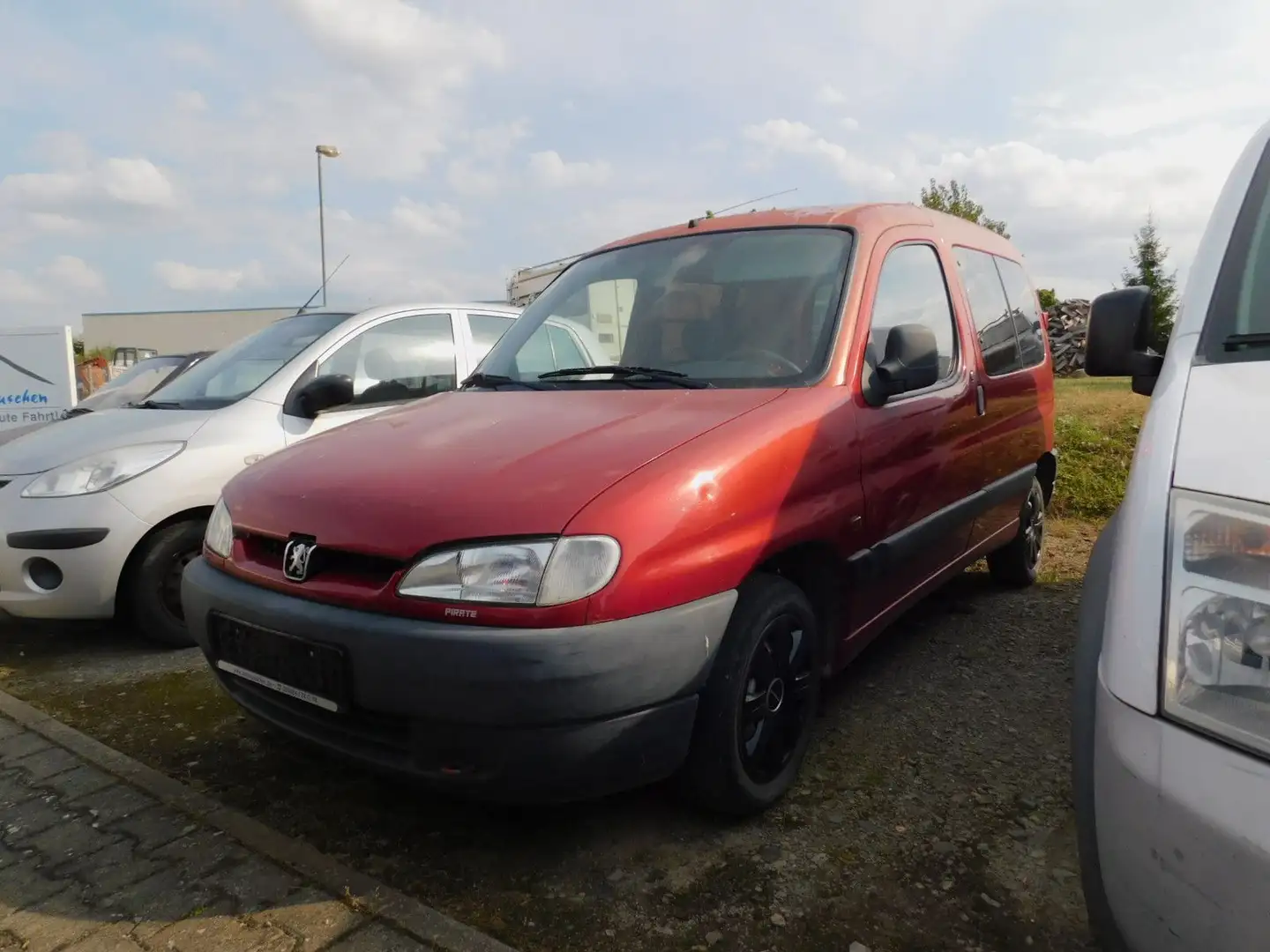 Peugeot Partner 1.4 Kombi Servo/AHZ Czerwony - 1