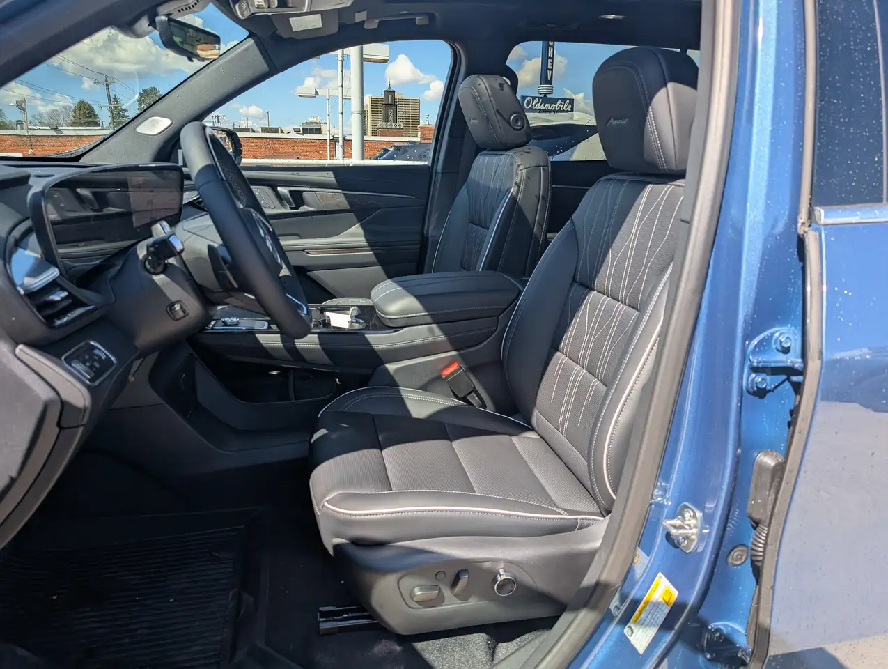 Buick Enclave снимка Buick Enclave
