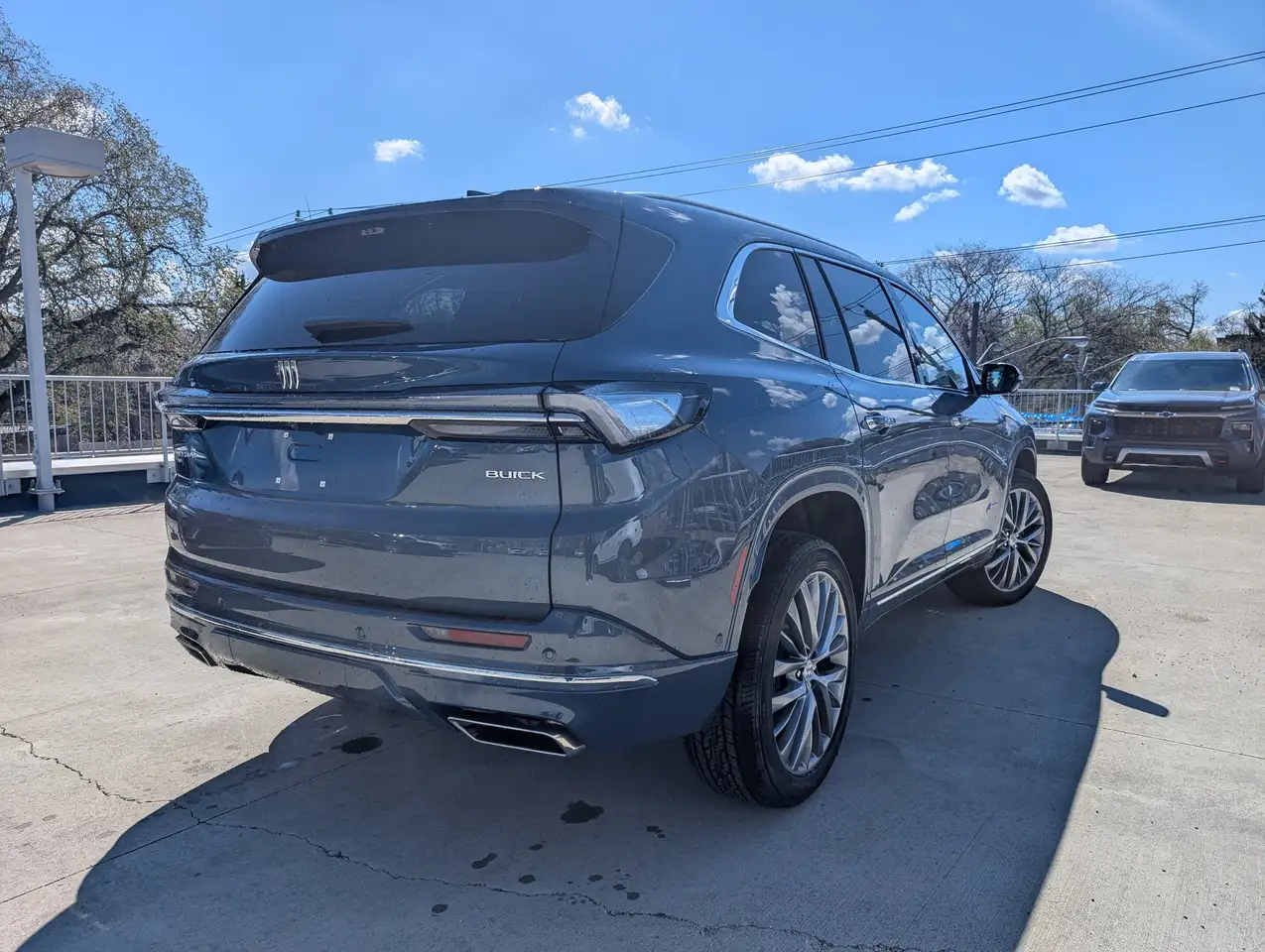 Buick Enclave снимка Buick Enclave