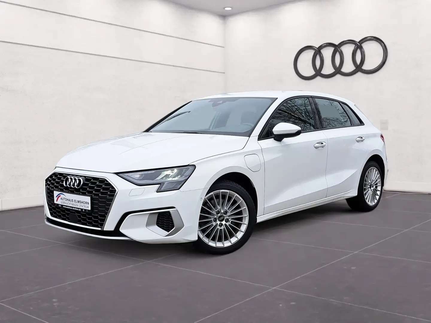 Audi A3 Sportback advanced 40 TFSIe S tronic NAV KAM GJ-R Weiß - 2