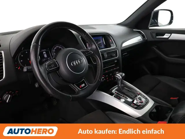 Audi Q5 view 11